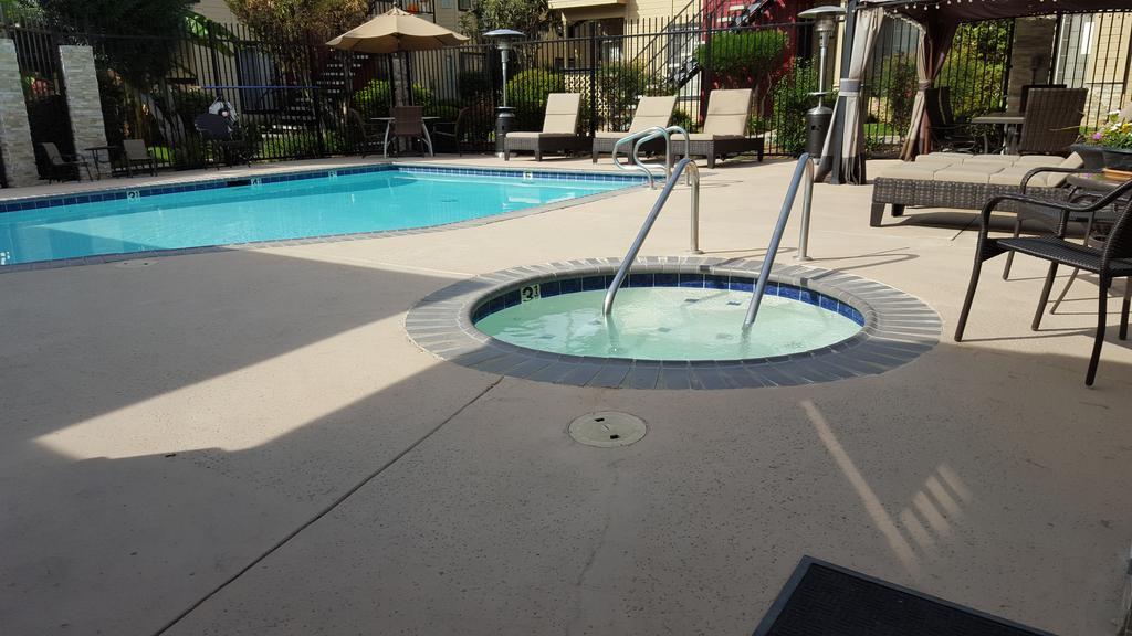 Whispering Meadows Apartments Bakersfield Exterior foto
