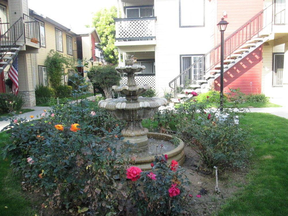 Whispering Meadows Apartments Bakersfield Exterior foto